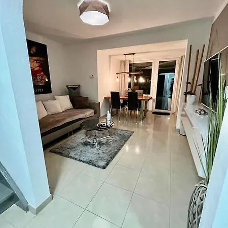 Casa Arturo - Flughafen, Messe Und 3 Km Appartement *